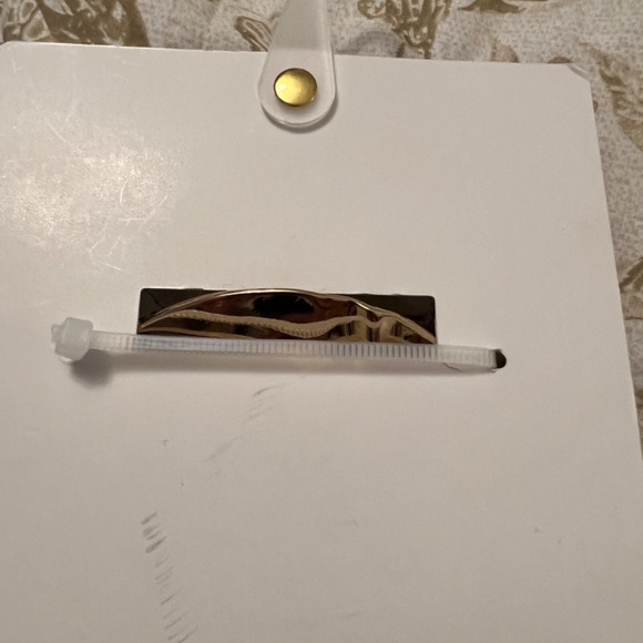 Sunday State hair clip - Picture 3 of 3